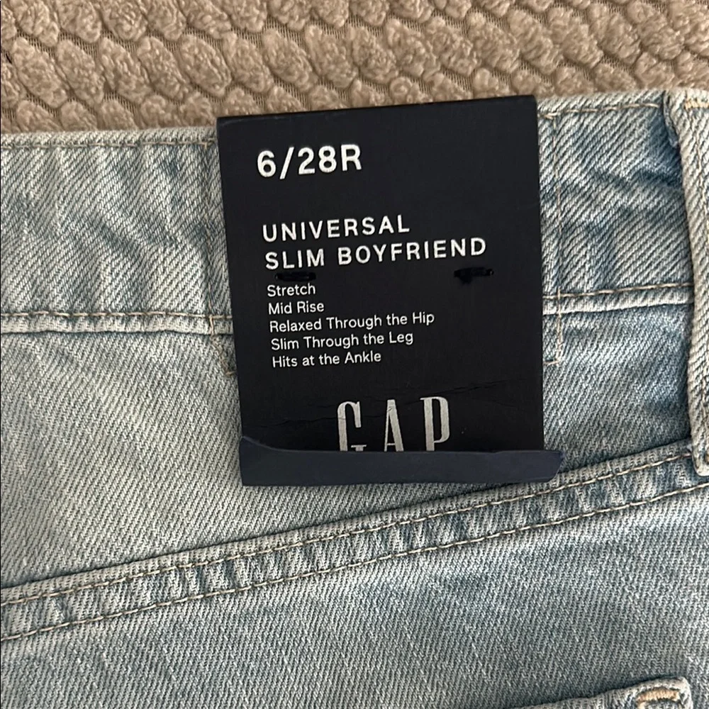 GAP Universal Slim Boyfriend Jeans with Classic Wash - Picture 3 of 8